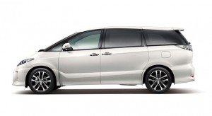 AKW-Car-Rental-toyota-estima-2-4-aeras-1